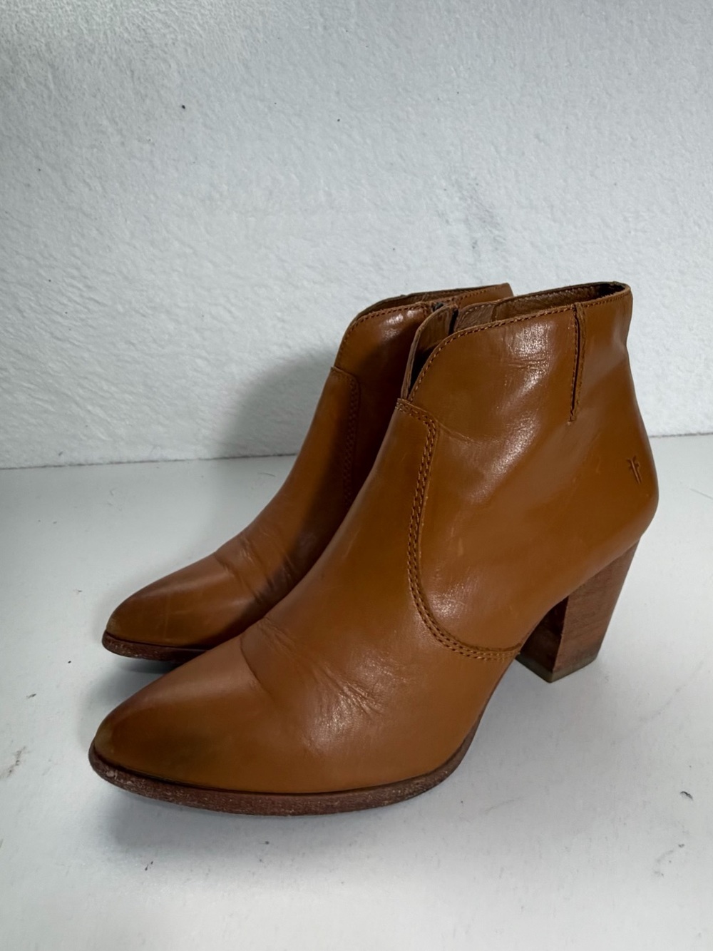 Frye Jennifer Leather Ankle Booties Cognac Brown Womens Size 6 Chic Polished